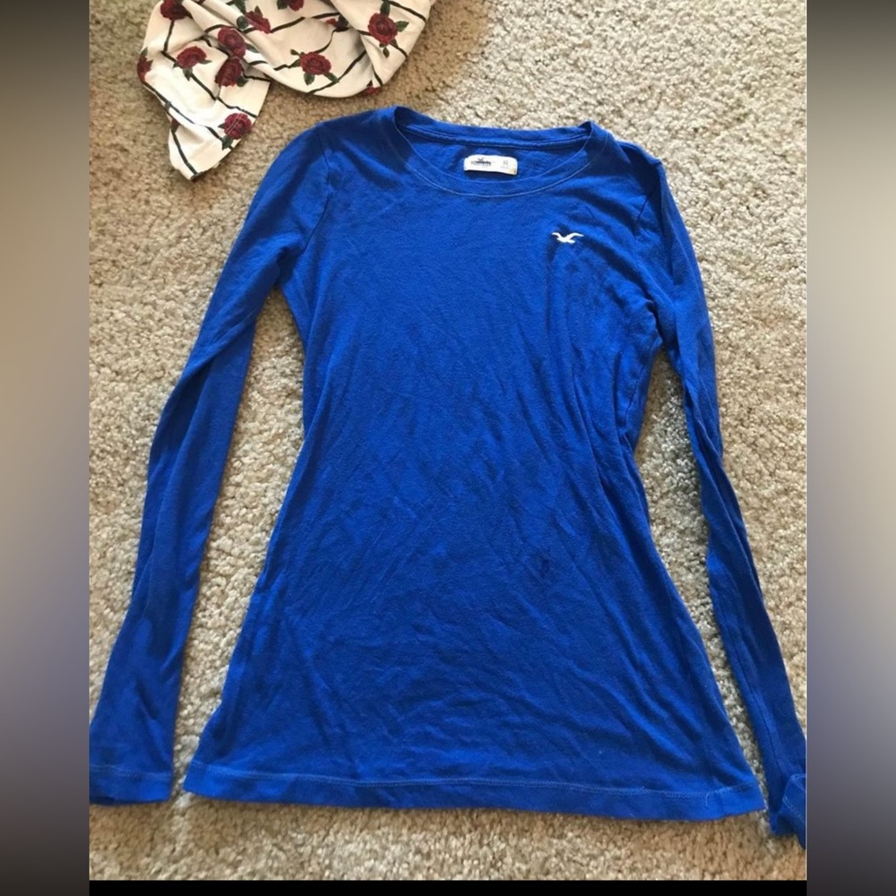 Females Hollister long sleeve shirt